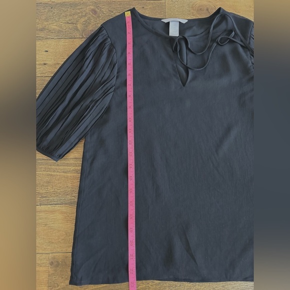 BUNDLE Of H&M Black top sheer sleeves and ANN TAYLOR quarter sleeve top - Picture 8 of 16